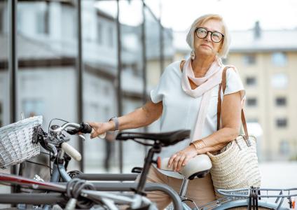 Waar moet een elektrische fiets voor ouderen aan voldoen?